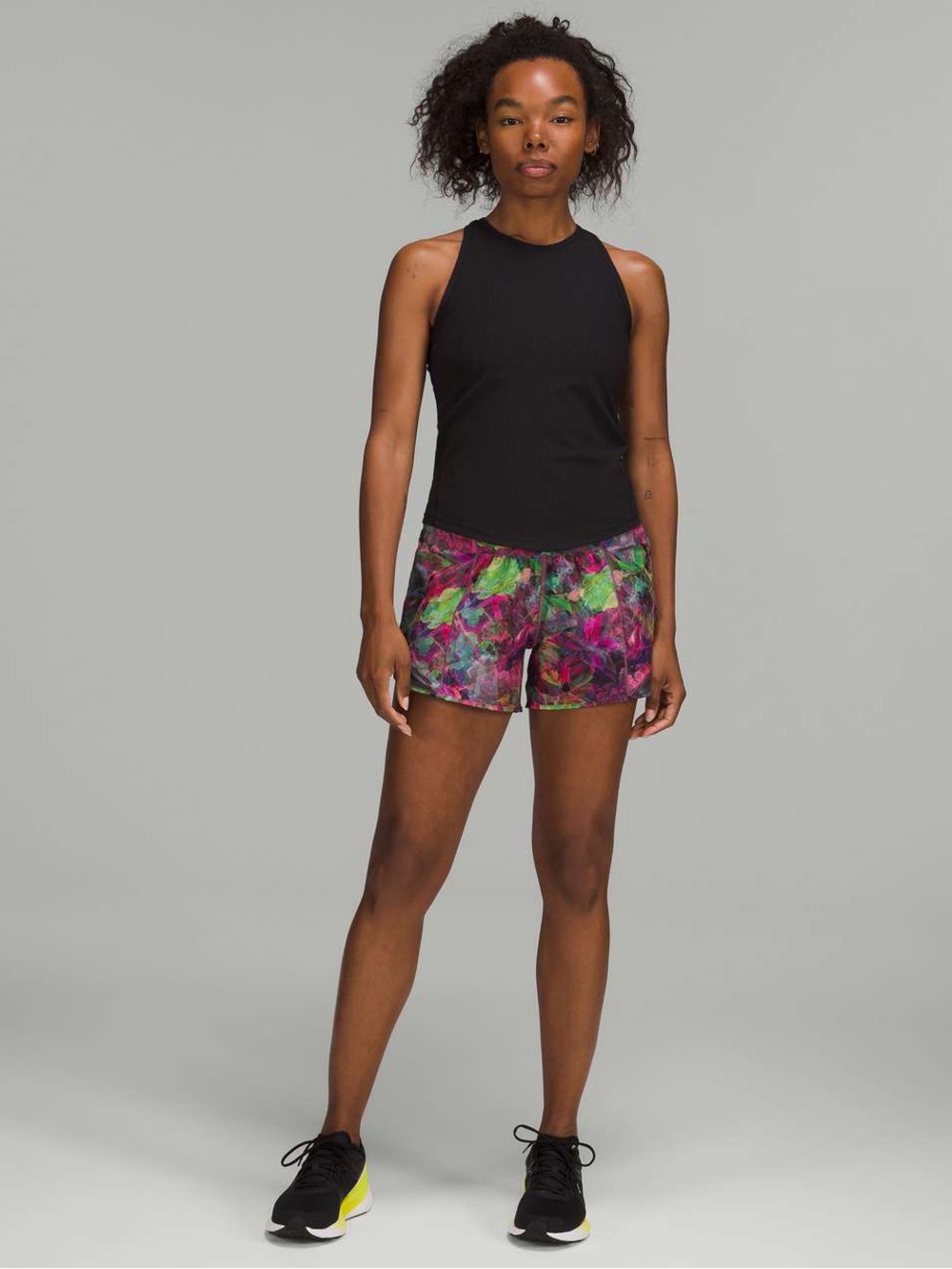 lululemon Hotty Hot Low Rise Shorts 4” Vivid Floral Tone Multi Grey VFTM size 12 - Picture 2 of 10